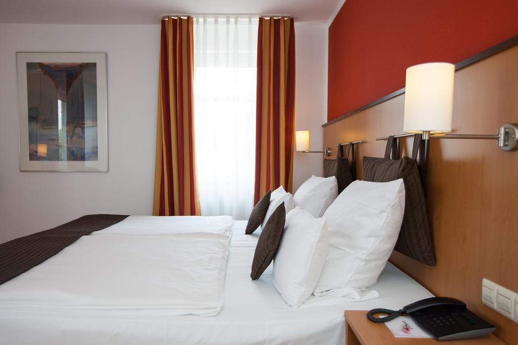 Centro Hotel U-No1, Trademark Collection By Wyndham Großbettlingen Dış mekan fotoğraf