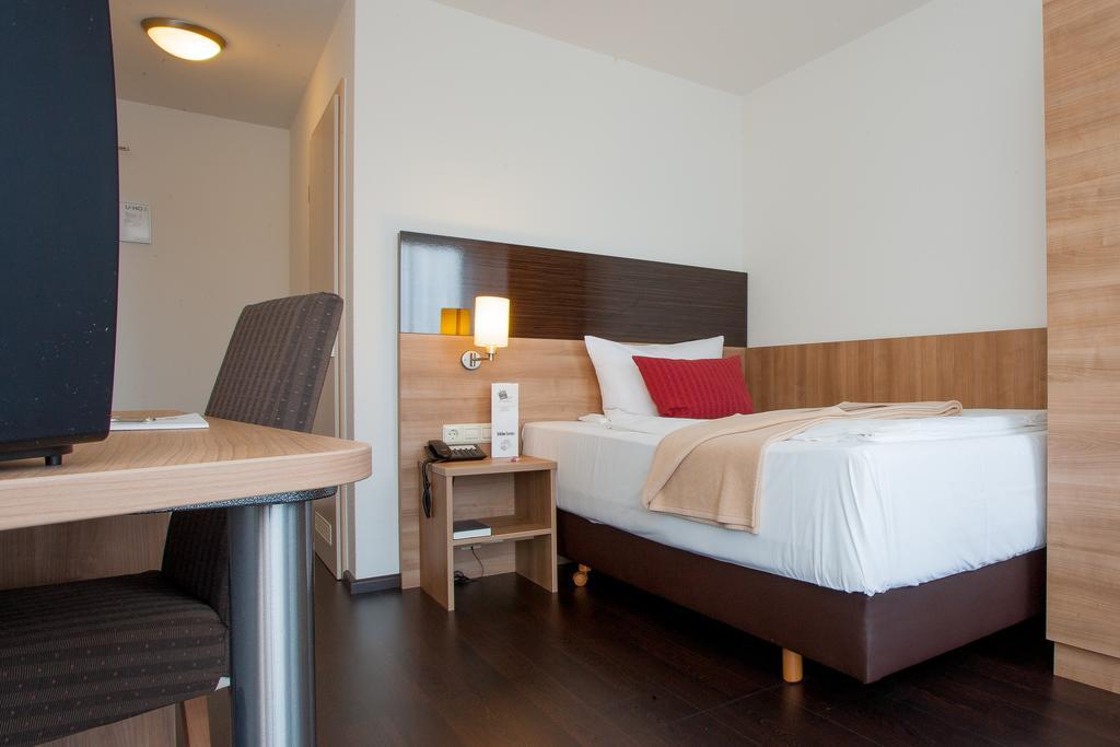 Centro Hotel U-No1, Trademark Collection By Wyndham Großbettlingen Dış mekan fotoğraf