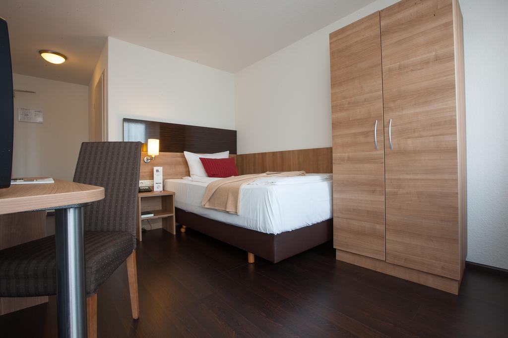 Centro Hotel U-No1, Trademark Collection By Wyndham Großbettlingen Dış mekan fotoğraf
